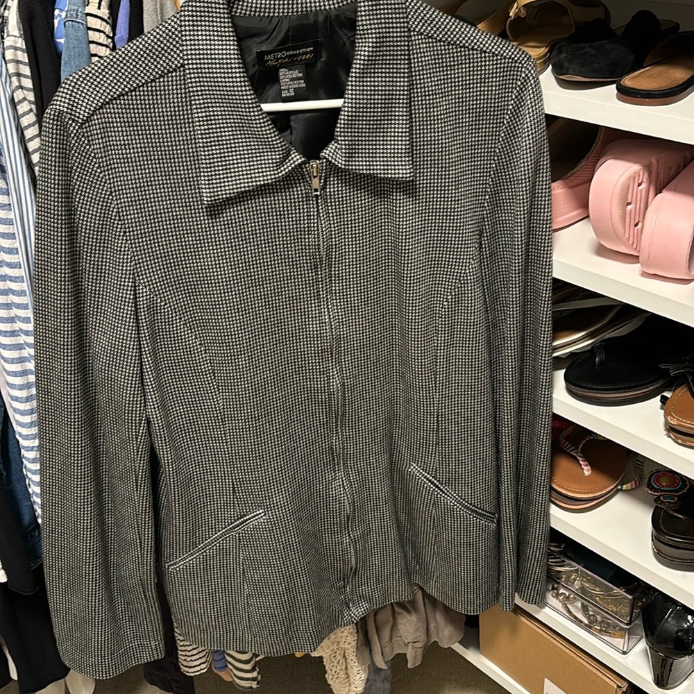 Black and white houndstooth jacket!
